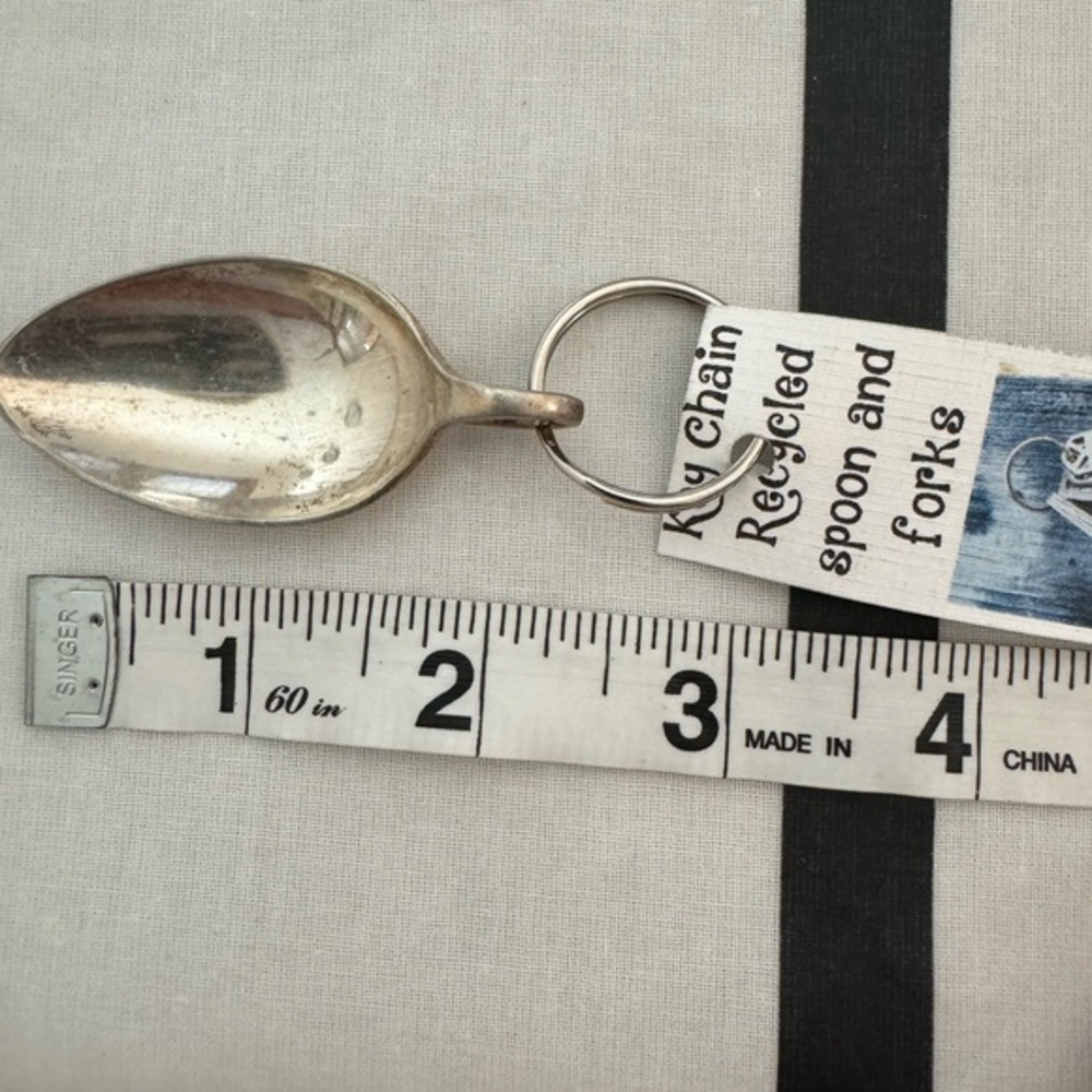 Spoon in a key ring- great for so many things! See pic for angles deets & size🥄